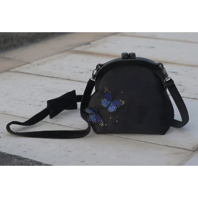 

Angelatracy 2019 New Arrival Blue Wool felt Velvet Velour Shell Chain Butterfly Frame Phone Handmade Crossbody Messenger Bag