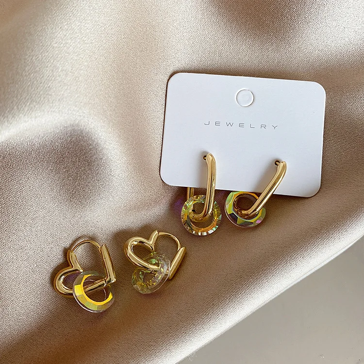 

XIALUOKE Retro geometric heart-shaped stud earrings for women punk round crystal glass earrings Party Jewelry Birthday Gifts ER8