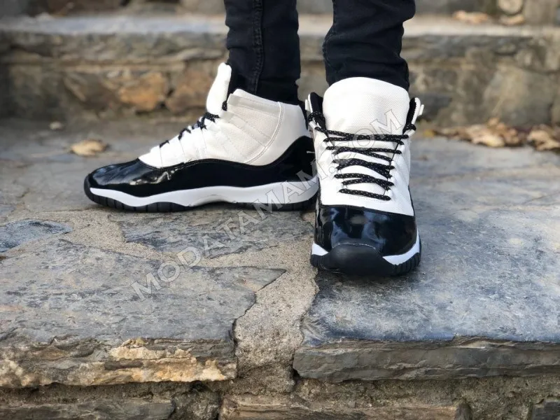 Jordan 11 Ретро Белый и черный