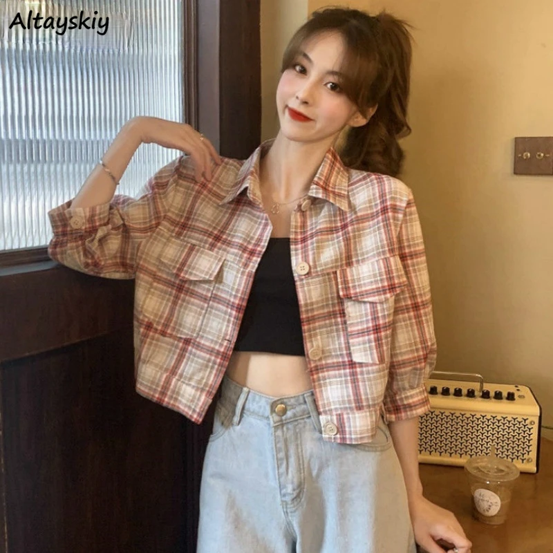 

Женская короткая куртка, в клетку, с рукавом три четверти, в Корейском стиле