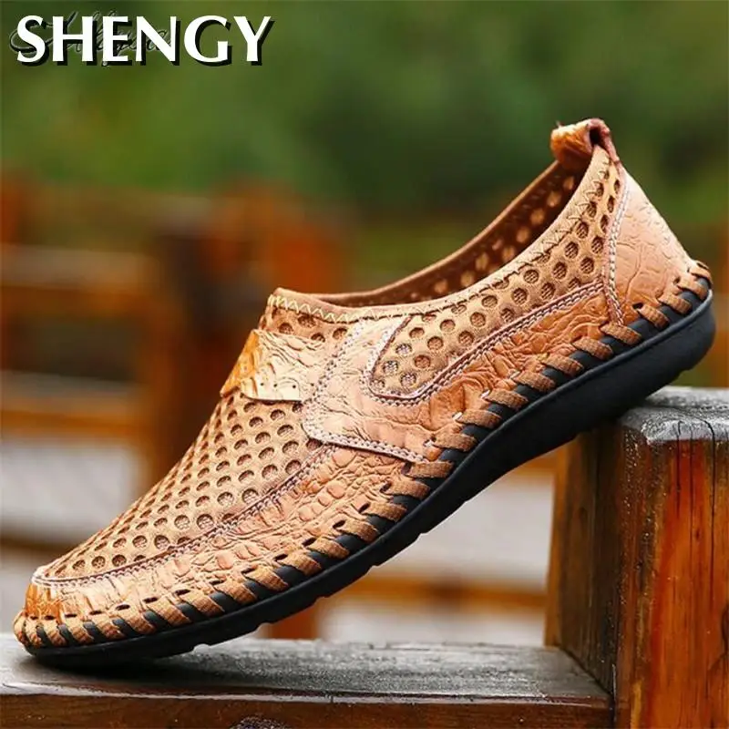 

2020New Breathable Men Shoes Summer Mesh Shoes Men Casual Shoes Fashion Soft And Comfortable Shoes For Men Cover Lazy Shoes Lazy