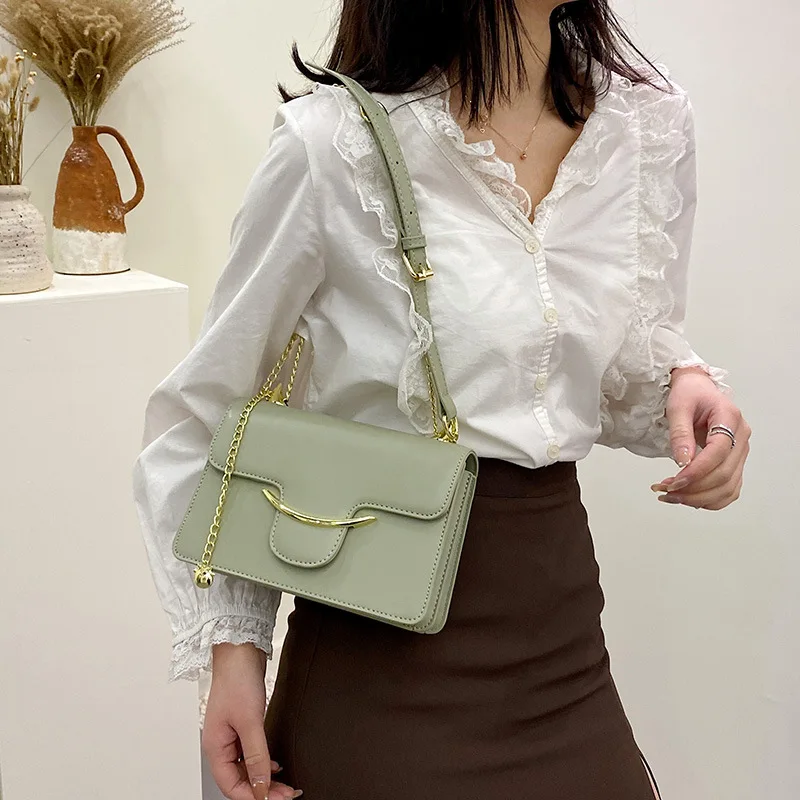 

High-quality Korean Version of The Chain Shoulder Bag 2021 New Korean Version of The Fashion Chain Simple Casual Messenger Bag