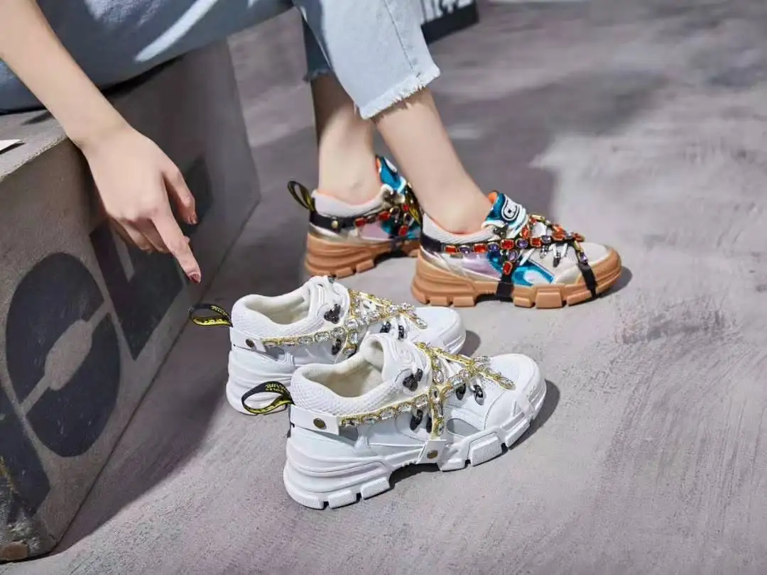 Обувь со стразами; женские кроссовки на платформе; zapatos de mujer; модные брендовые женские белые кроссовки со стразами на толстой подошве; кроссовки для папы