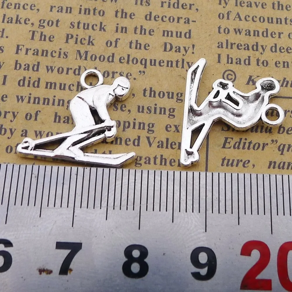 

200pcs Skier Charms 17mm x 19mm DIY Jewelry Making Pendant antique silver color