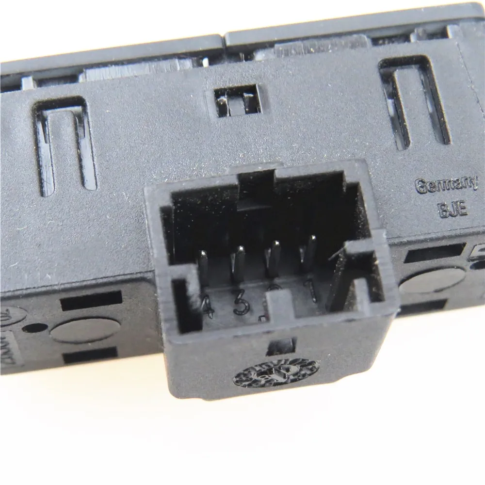 

4-Pin Trunk Fuel Flap Release Switch Button 4E0959831 For A8 Quattro 4E0 959 831 2004 -2010