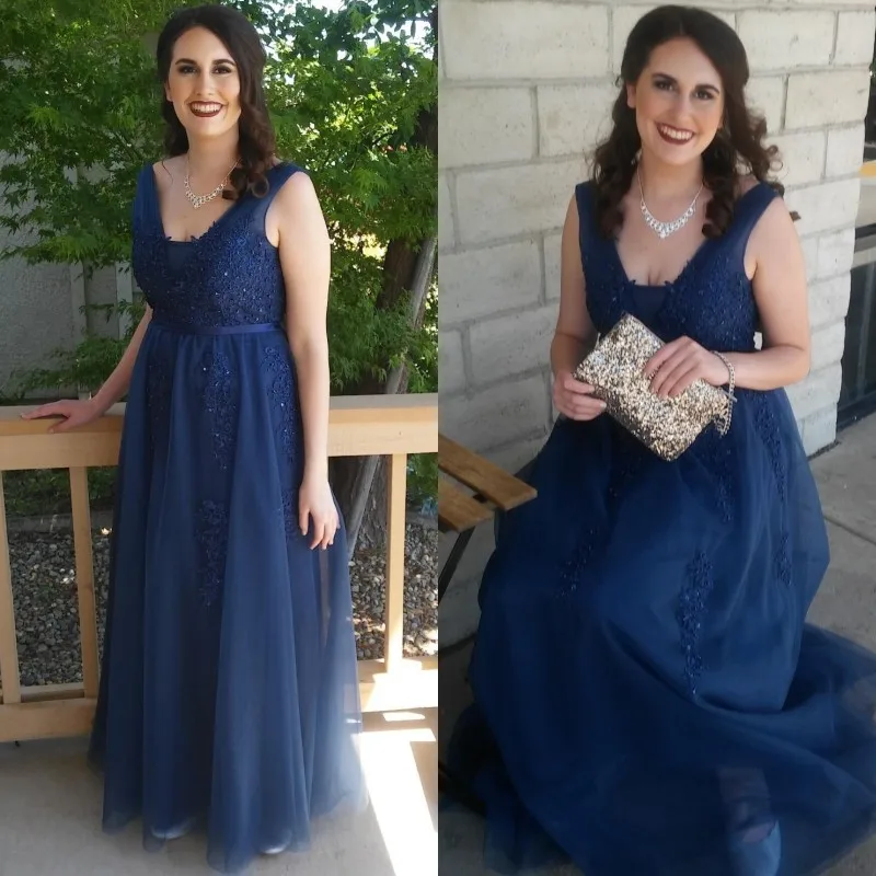 

Вечернее платье без рукавов, с V-образным вырезом, с аппликацией