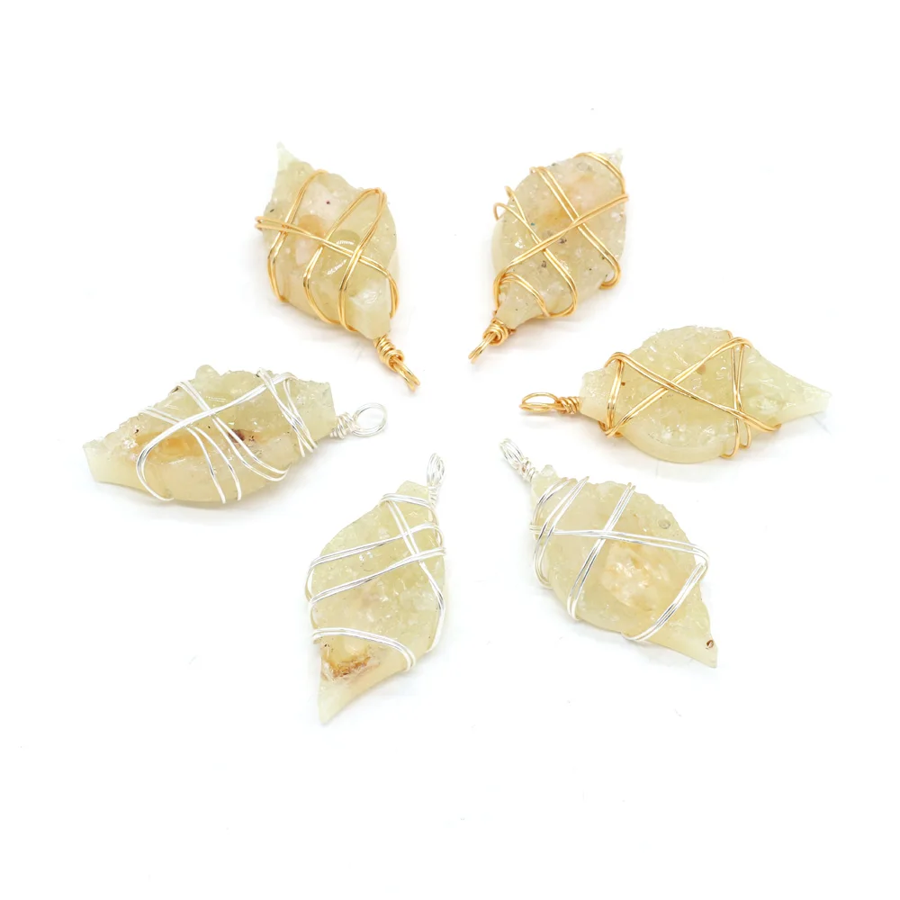 Подвеска ручной работы из натурального полудрагоценного камня топаза в форме