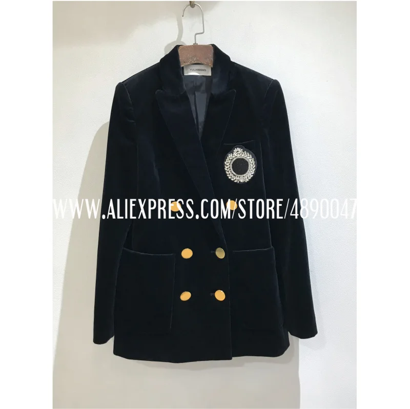 

Lapel velvet Exquisite badge beaded suit jacket autumn winter female slim solid color long-sleeved retro jacket high quality