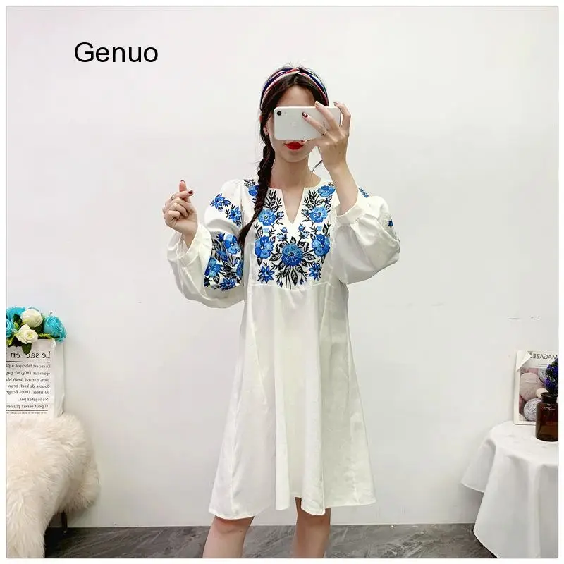 

Women's Retro Ethnic Style Dress Embroidery Flower Lantern Sleeves Loose Temperament Deep V-neck Dress Spring Autumn Dress 2020