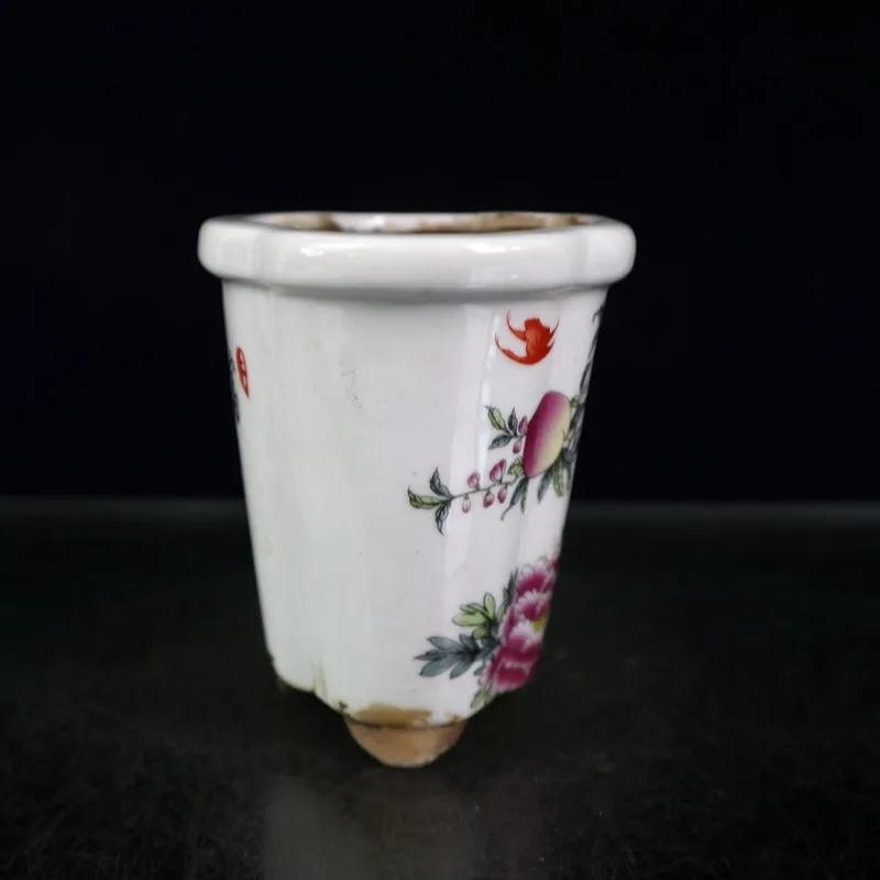 Фарфоровый цветочный горшок с изображением сливы