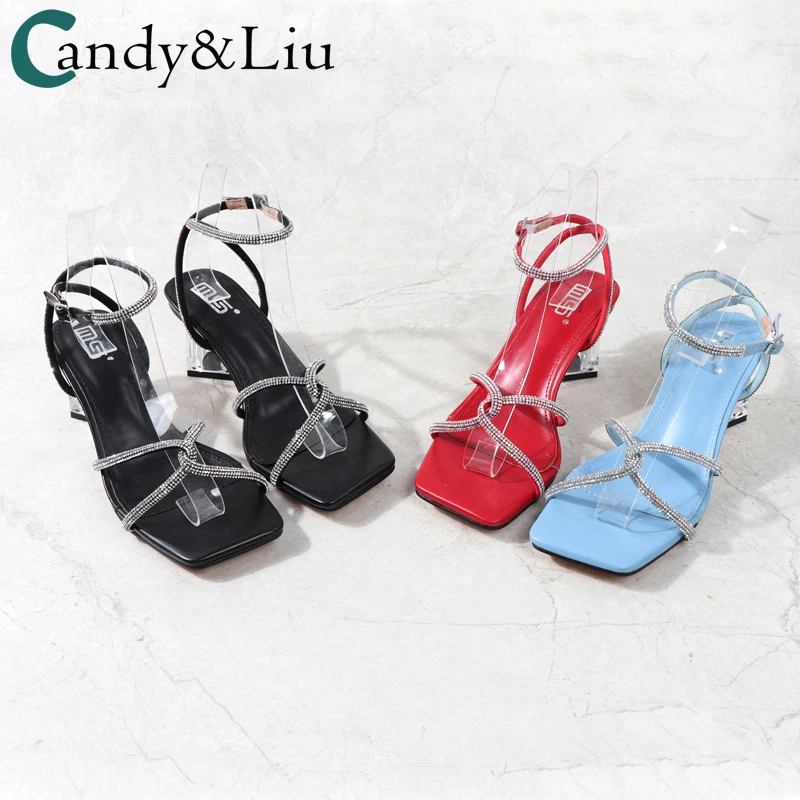 

Сандалии на высоком толстом каблуке, с пряжкой-крестом и кристаллами