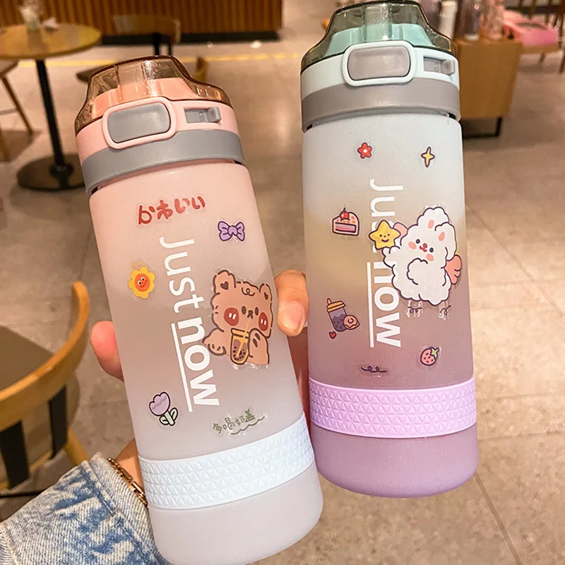 Спортивная бутылка с мягкой присоской 600 мл милая для воды со шкалой откидная