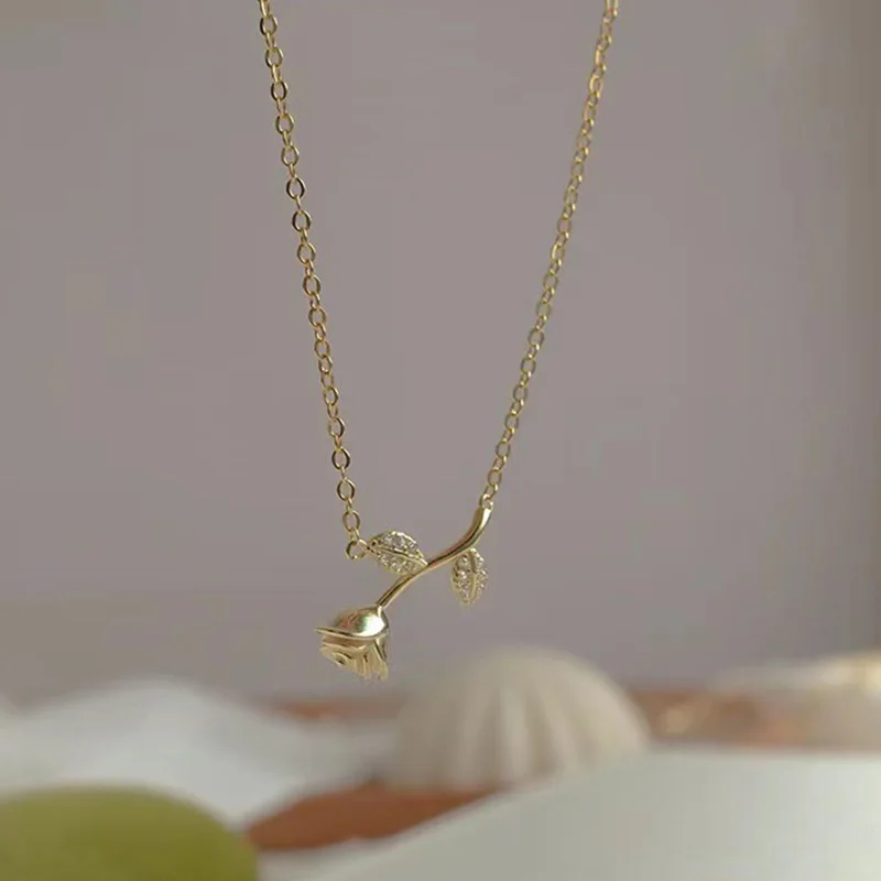 

Gold Color Rose Flower Necklace Romantic Pendant Women Clavicle Chain Elegant Charm Wedding Pendant Jewelry Gift Neck Choker
