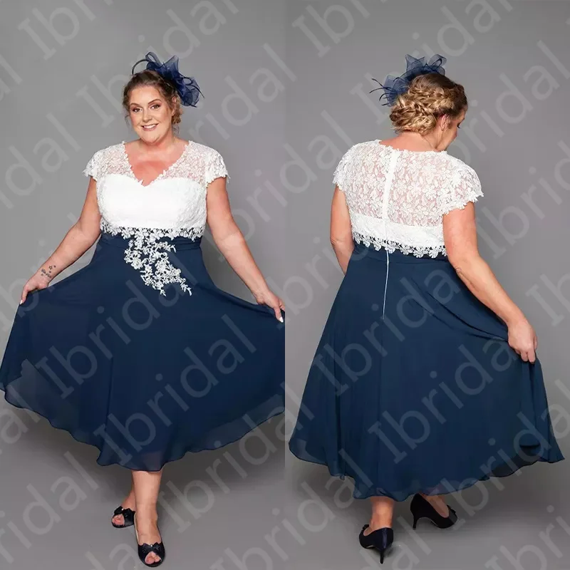 

On Sale Charming Plus Size Blue Mother of the Bride Dresses Lace Mid Calf Length Wedding Party Dresses V Neckline Short Sleeves