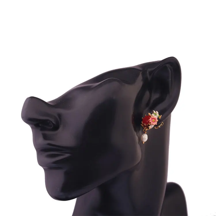 

2020 France Paris Zodiac new earrings cute hand-painted enamel bunny ruby pearl pendant earrings female Lovely Rabbit Earings