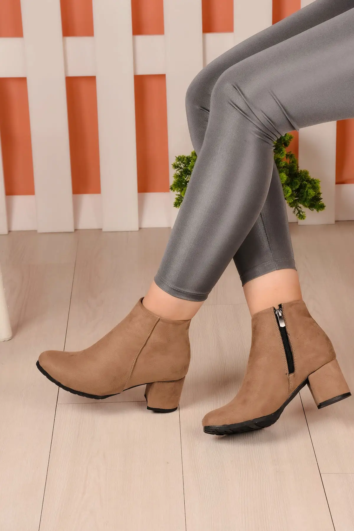 

Женские Элегантные Ботинки на каблуке 5 см Botie Wsb10218 WSB10218