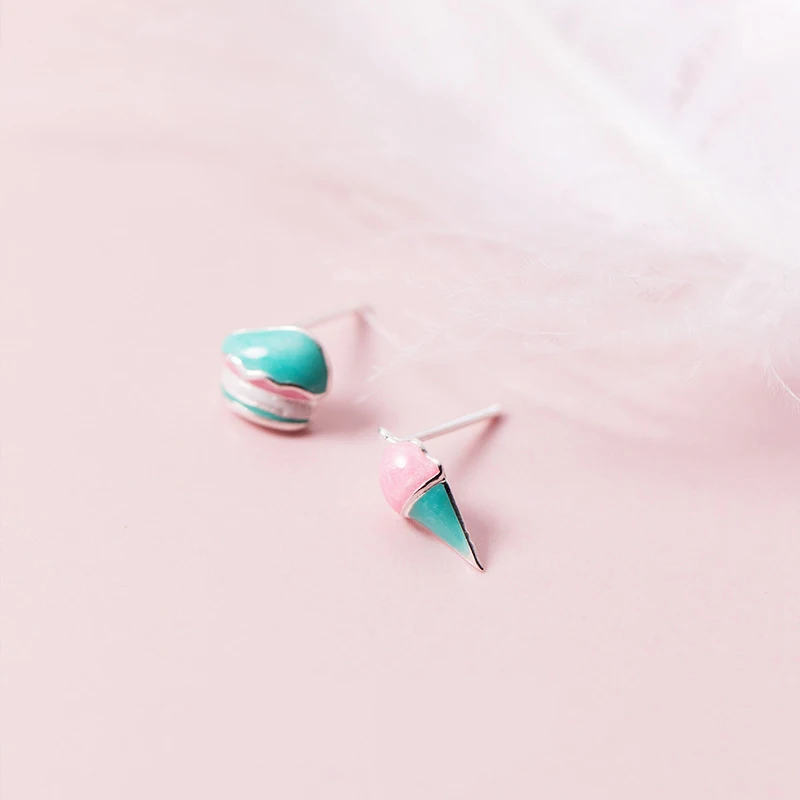 Серьги гвоздики Асимметричные из серебра 100% пробы с изображением