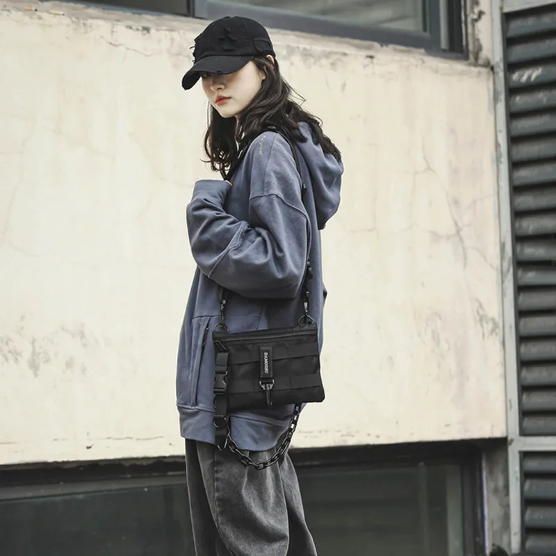 

Black Spring Street Messenger Chest Waits Bag Men's Fashion Brand Small Casual Personality Hop Shoulder Dual Purpose Whit Chain