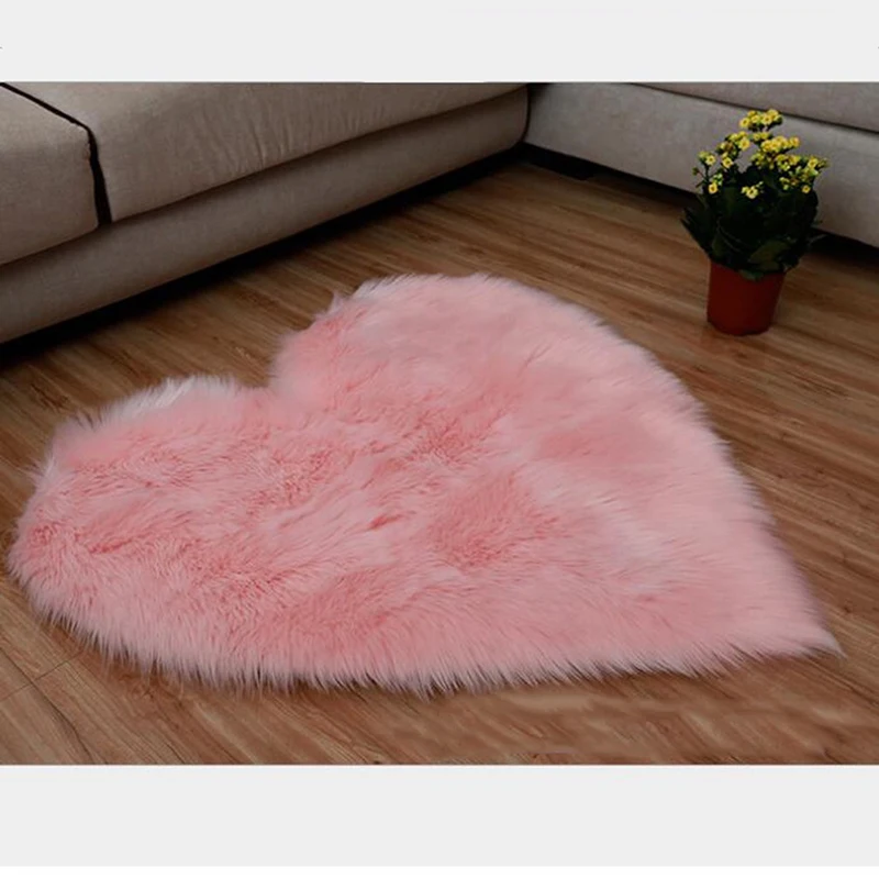 

30x40cm Shaggy Carpet Love Heart Rugs Artificial Fur Sheepskin Hairy Carpet Bedroom Living Room Decor Soft Shaggy Area Rug