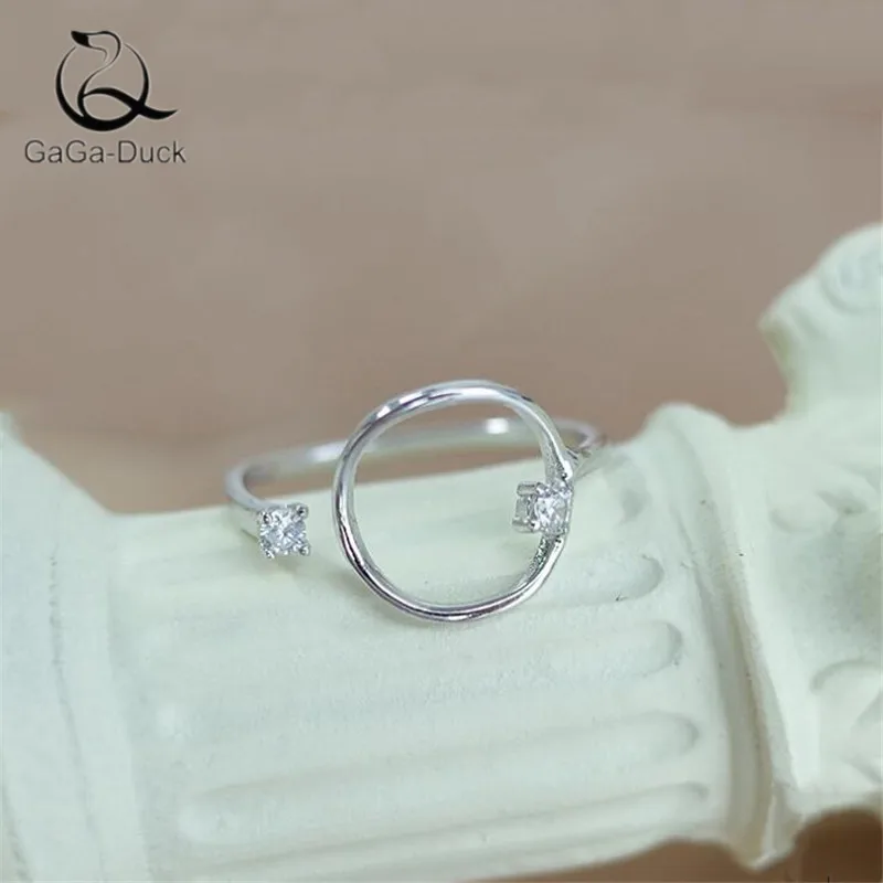 

Кольцо из серебра 925 пробы с кристаллами