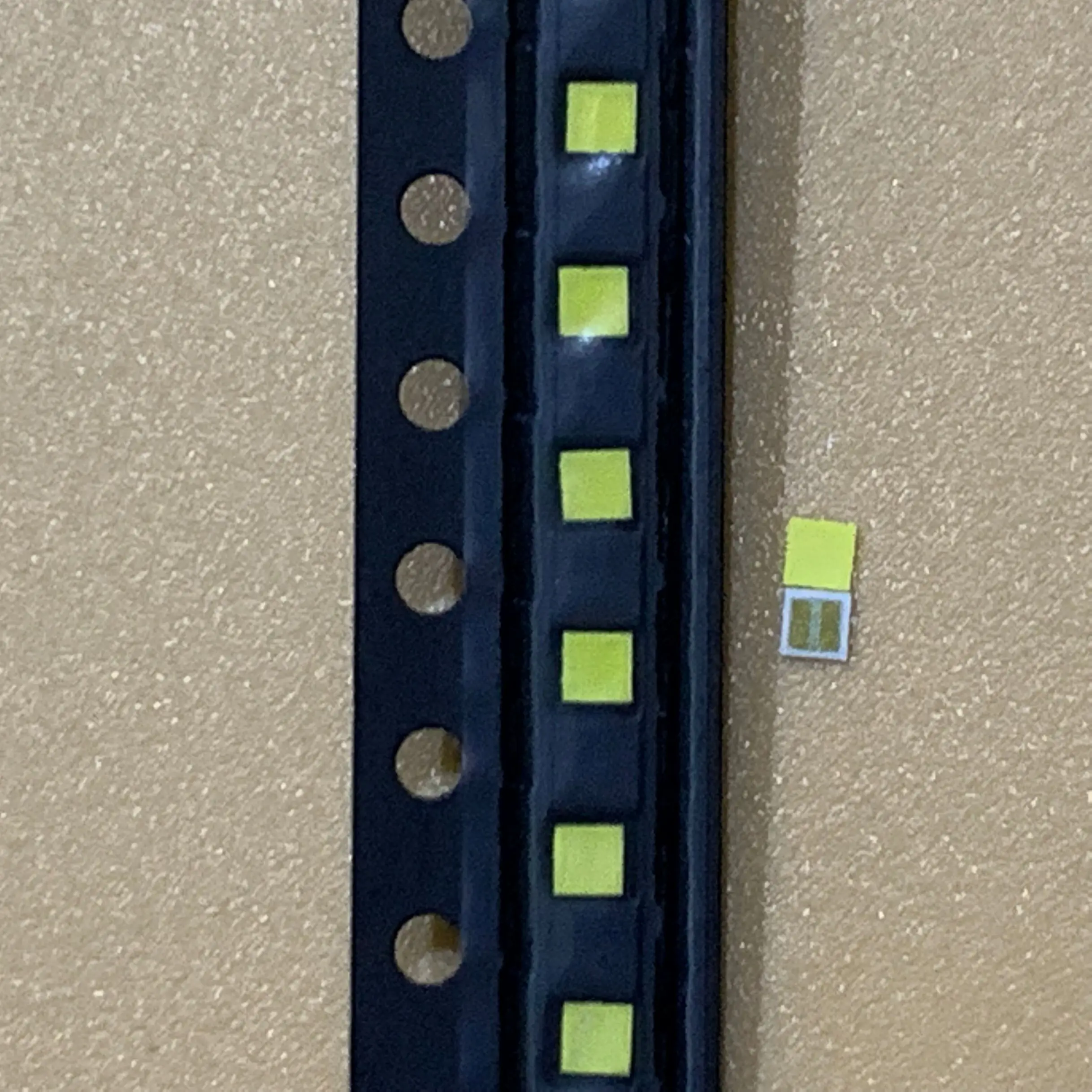 1000 шт. для LG Innotek светодиодный ЖК дисплей Подсветка ТВ Применение PULAR 3 Вт 3В CSP 1313 1414