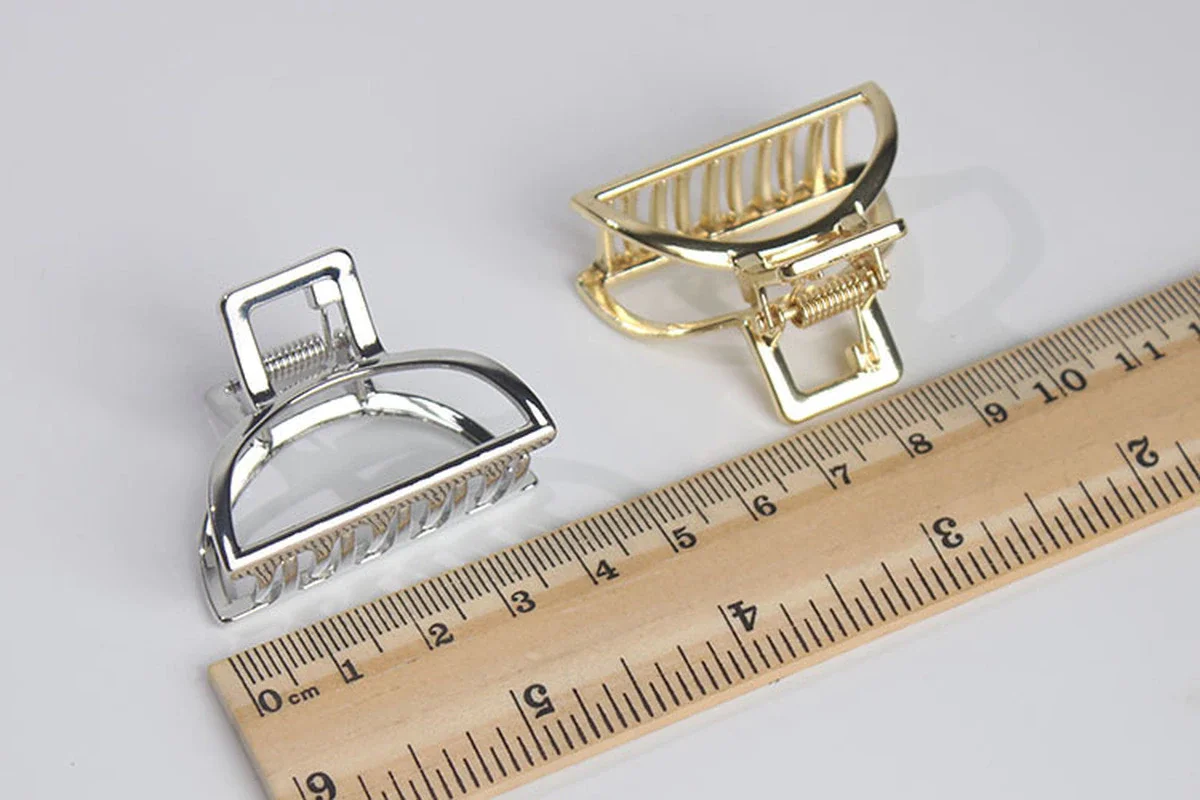 

2020 Women Girls Moon Shape Hair Clip Claws Geometric Hair Claw Clamps Hair Crab Solid Color Accessories Hairpin Large/Mini