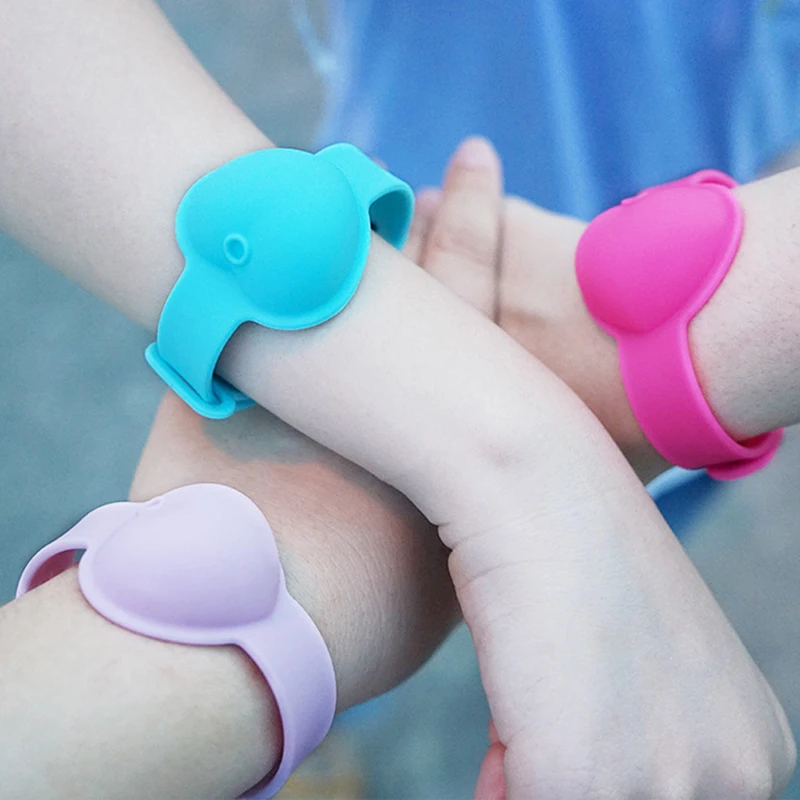 

Love Heart Silicone Adjustable Wristband Hand Dispenser Hand Sanitizer Dispenser