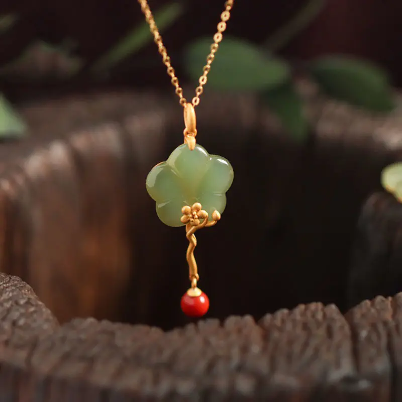 

Original new ancient gold craftsmanship inlaid gilt gold Hetian jade plum blossom necklace ladies exquisite silver jewelry
