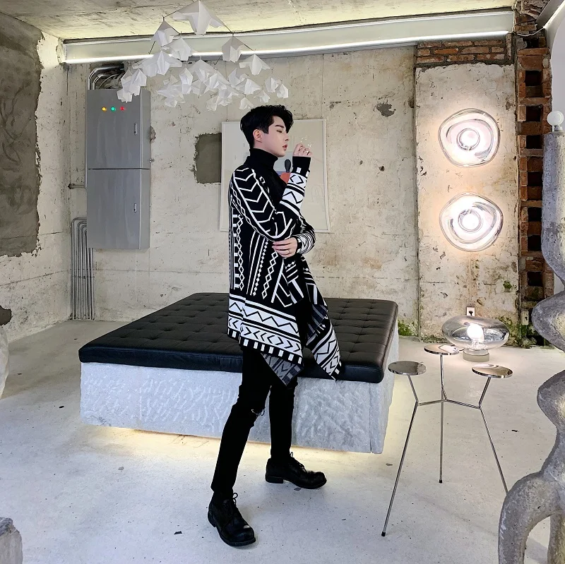 

Men Long Sleeve Geometric Pattern Tassel No Button Knitted Cardigan Sweater Coat Male Japan Streetwear Jacket Outerwear