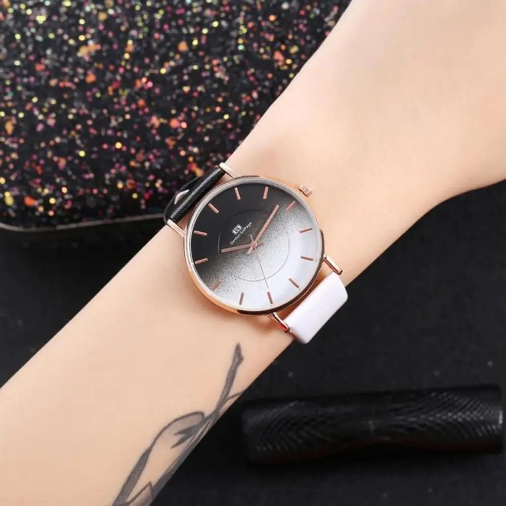 

Girl Luxury Watch Women New Fashion Patchwork Small Fresh Printed Belt Dial Watch Female Student Quartz Watch Relogio