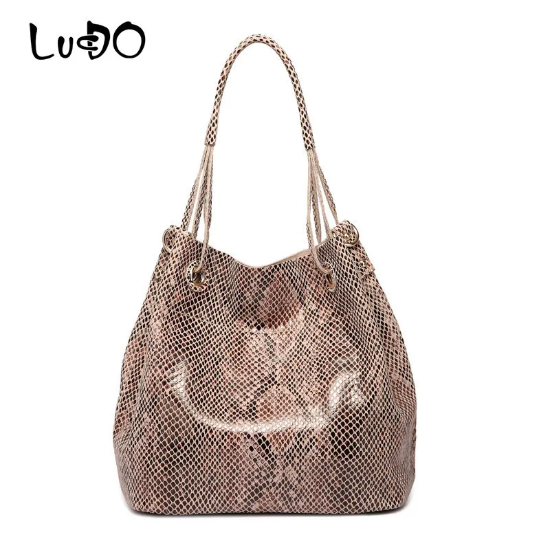 Сумка-тоут из натуральной кожи под змеиную кожу с узором | Багаж и сумки