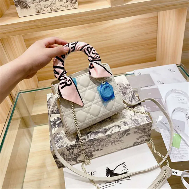 

Leather women's bag 2020 new four compartment Princess bag three compartment matte leather carrying one Shoulder Messenger Bag