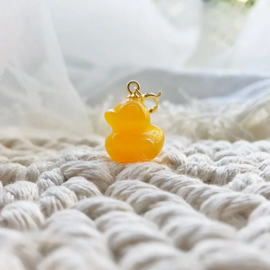 

10PCS Cute Natural Yellow Chalcedony Agate Carved Little Duck Pendant Fashion Crystal gem DIY accessories for jewelry making