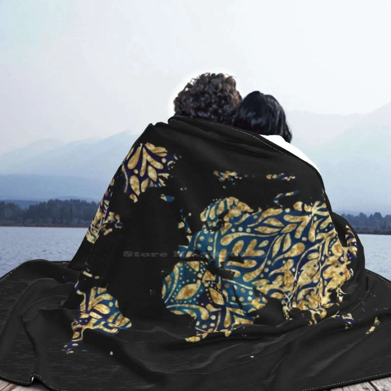 Карта мира золотистая и темно-синяя на черном Новое поступление модное