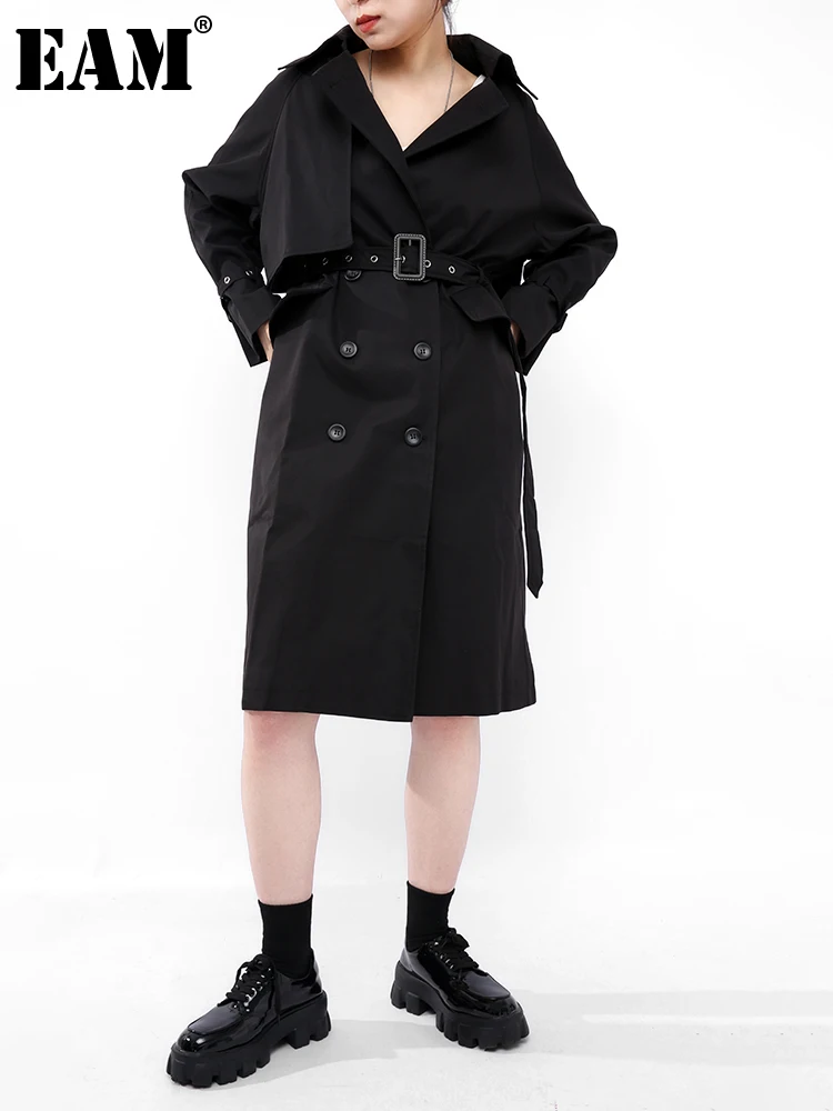 

[EAM] женский двубортный черный Тренч большого размера, новая свободная ветровка с отворотом и длинным рукавом, модная весенне-осенняя 2022 ...