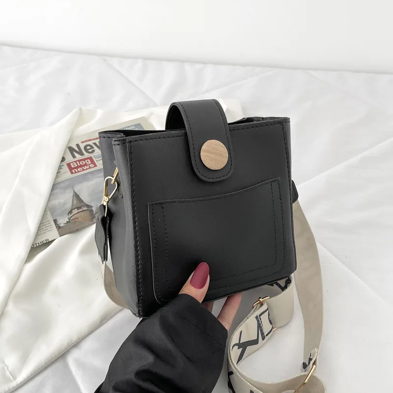 

2021 Fashion Lightweight Small Handbags Female Celebrity Western Style Shoulder Bag Broadband Messenger Bag Bucket Crossbody Bag
