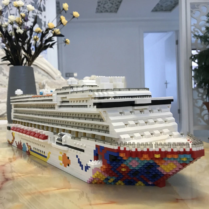 

Mini Building Micro Blocks one piece Luxury Cruise Liner Pirate Ship Big White Boat 3D Model DIY Diamond Bricks Toy Gift FOR BOY