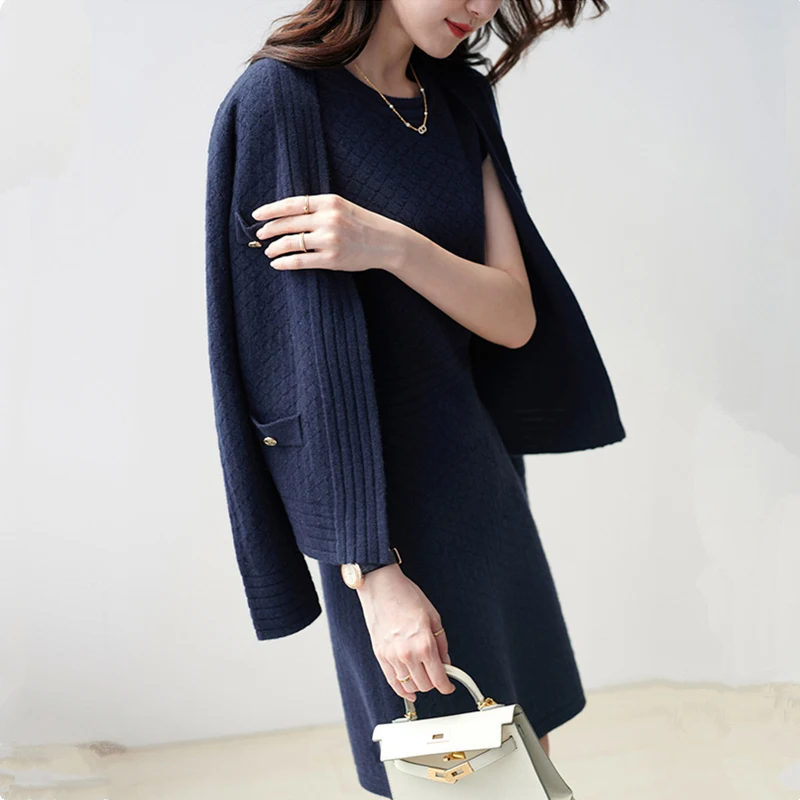 Костюм-двойка Женский трикотажный с жилетом и юбкой Осень-зима 2020 |