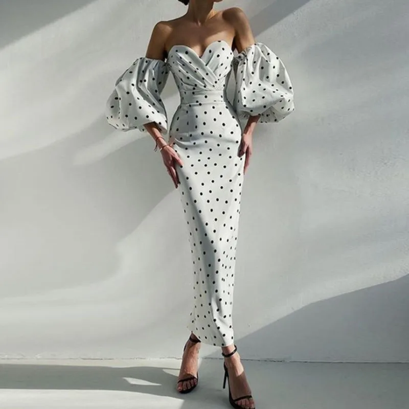 Женское платье в горошек с открытыми плечами и рукавом до локтя | Женская одежда