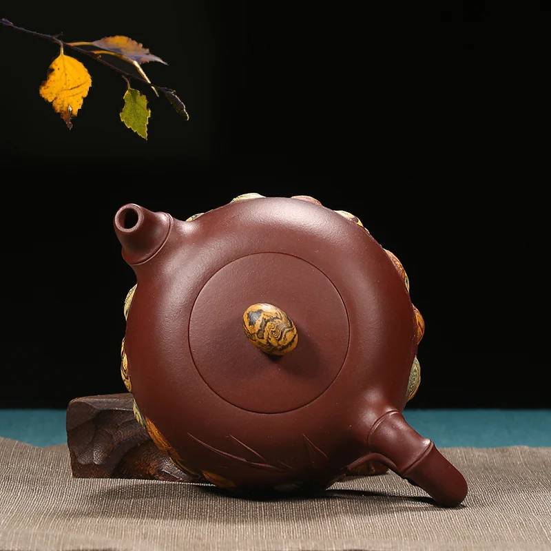 

Yixing authentic ores are recommended by the pure hand-made tea home office kung fu tea pot of rain flower stones