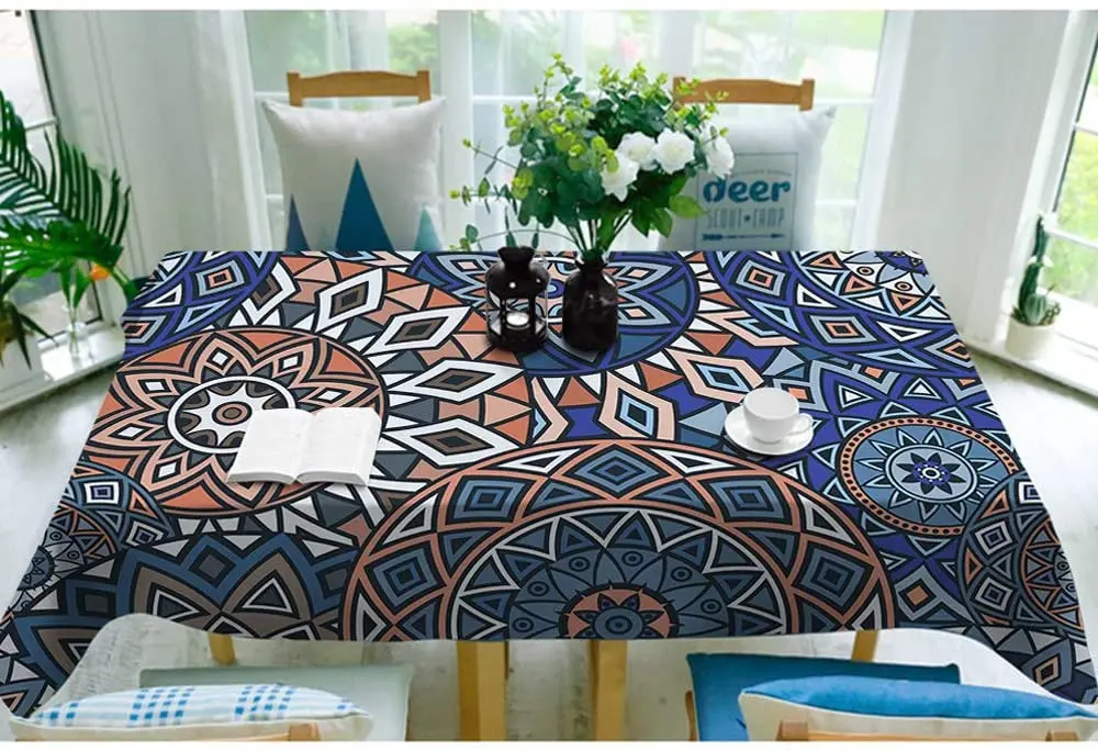 Богемная скатерть в стиле бохо с индийским этническим рисунком ретро