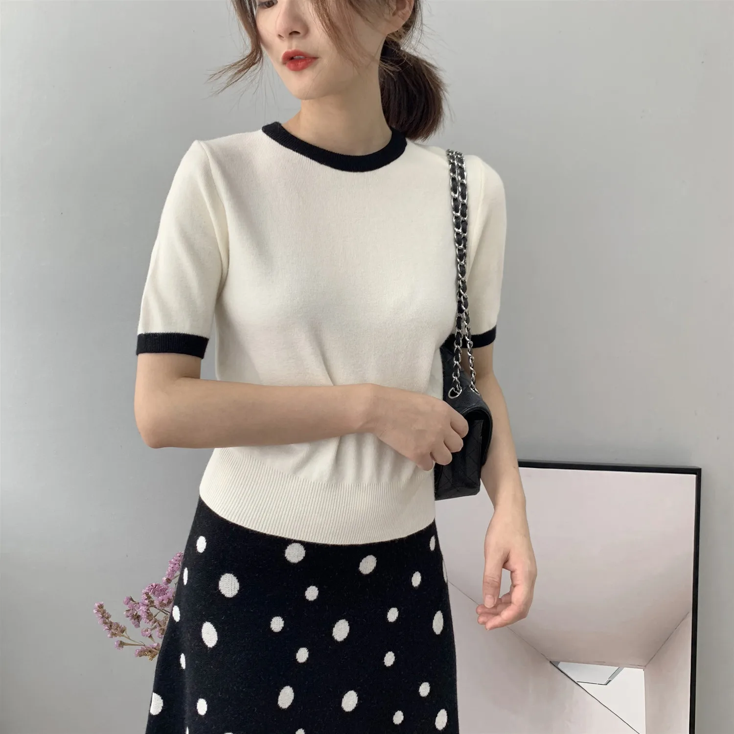 

2020 Short Sleeve Knitted O-Neck Striped Slim Thin Women Pullovers Female White Sweater Pull Femme