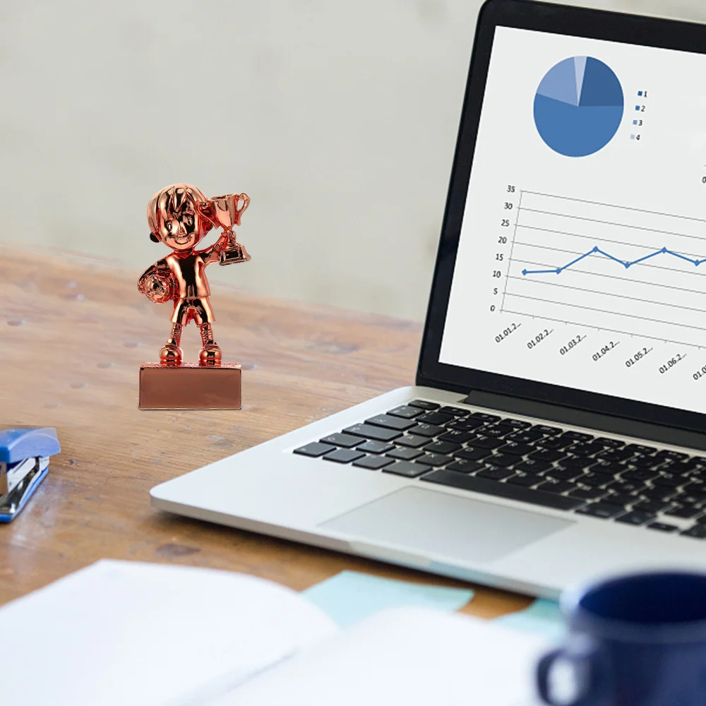 

Football Cup Trophy Plating Resin Trophy Soccer Cup Award for Competition