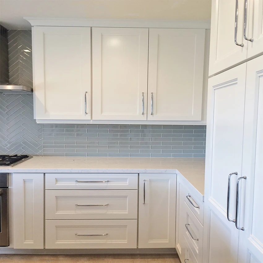 Latest styles kitchen cabinet furniture China Manufacture Modern Design Wooden Kitchen Cabinet Blum Hardware