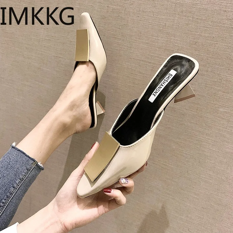 Женские шлепанцы с острым носком роскошные брендовые пляжные на низком каблуке