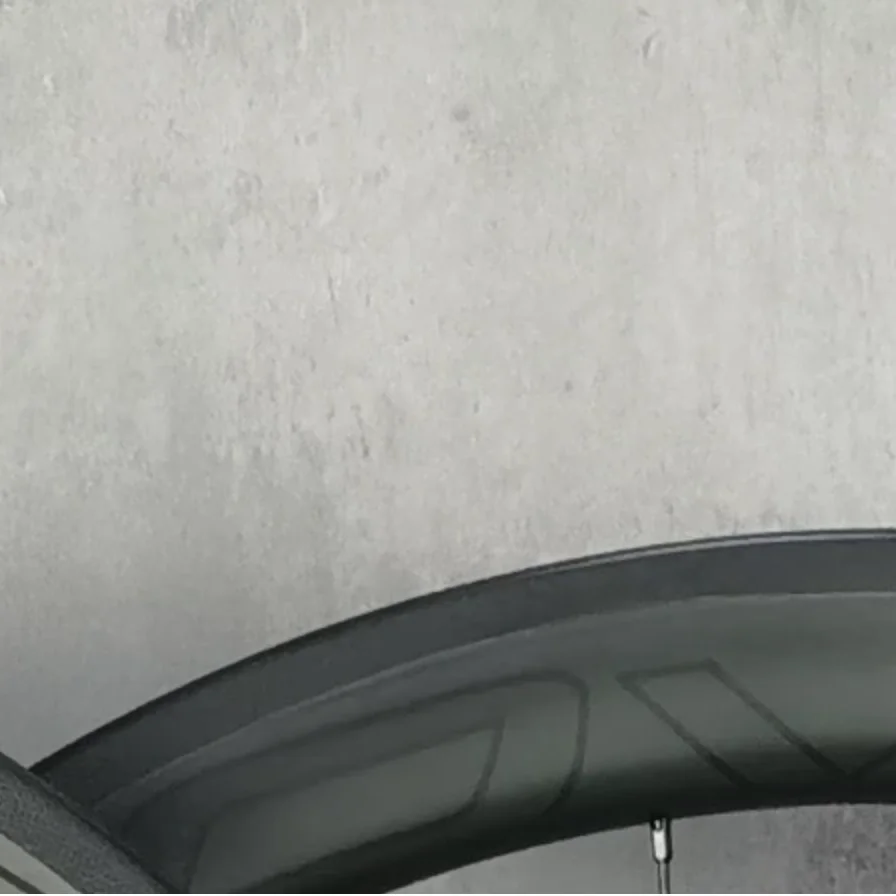 

2021 new product carbon wheel set tubeless compatible angled nozzle 25mm 700C carbon wheel 2 years warranty