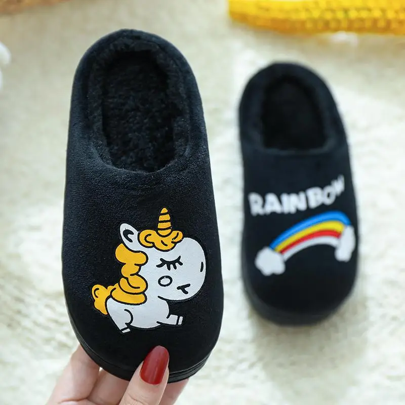 Black unicorn 1 Зимние детские тапочки для девочек с единорогом, с рисунком панды, динозавра, щенка, хлопковая домашняя обувь, теплые плюшевые домашние тапочки для детей - Цвет: Black unicorn 1