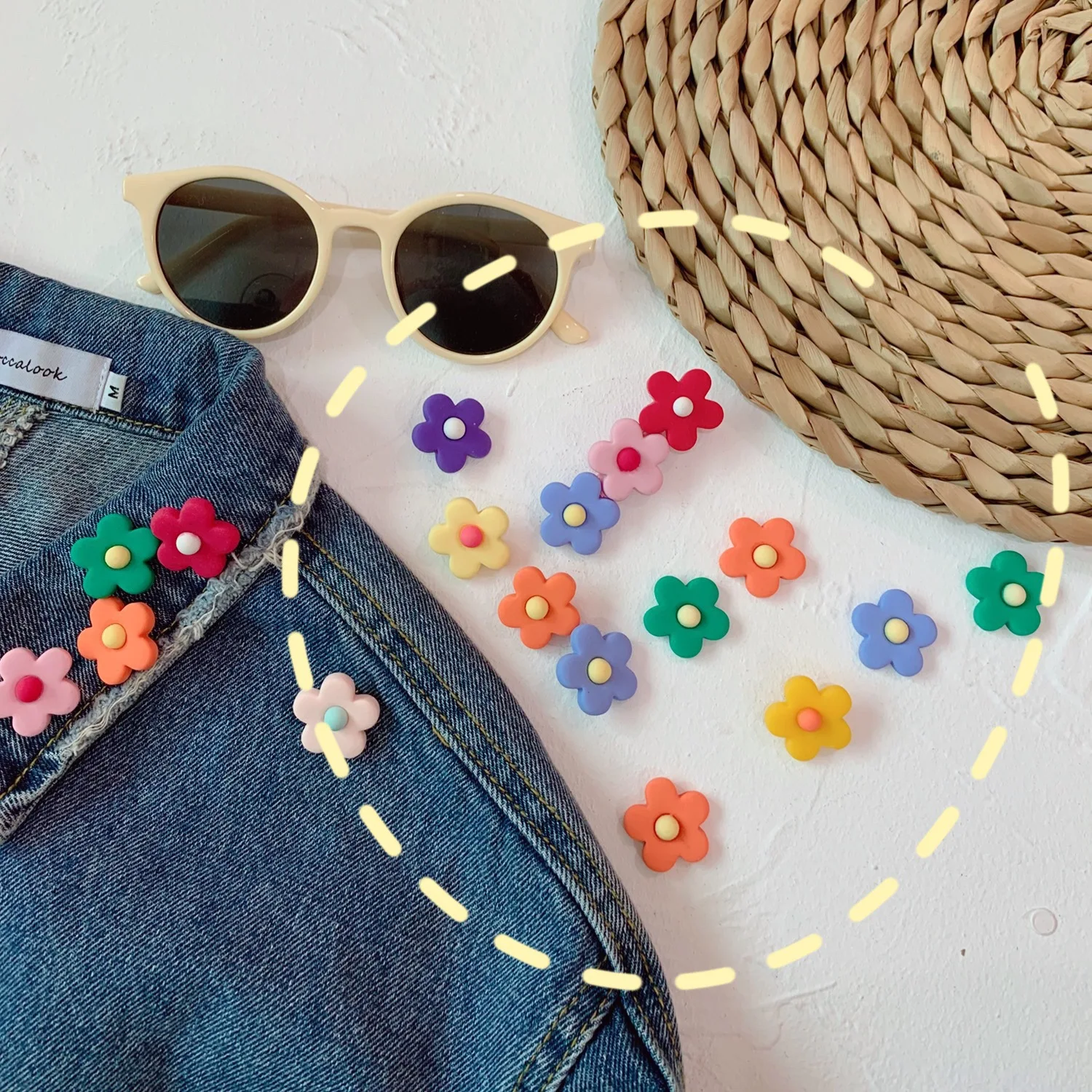 

2pcs/lot cute badge flower YES ON women brooches resin pins fashion jewelry bag hat denim pin accessories gift brooch for kids