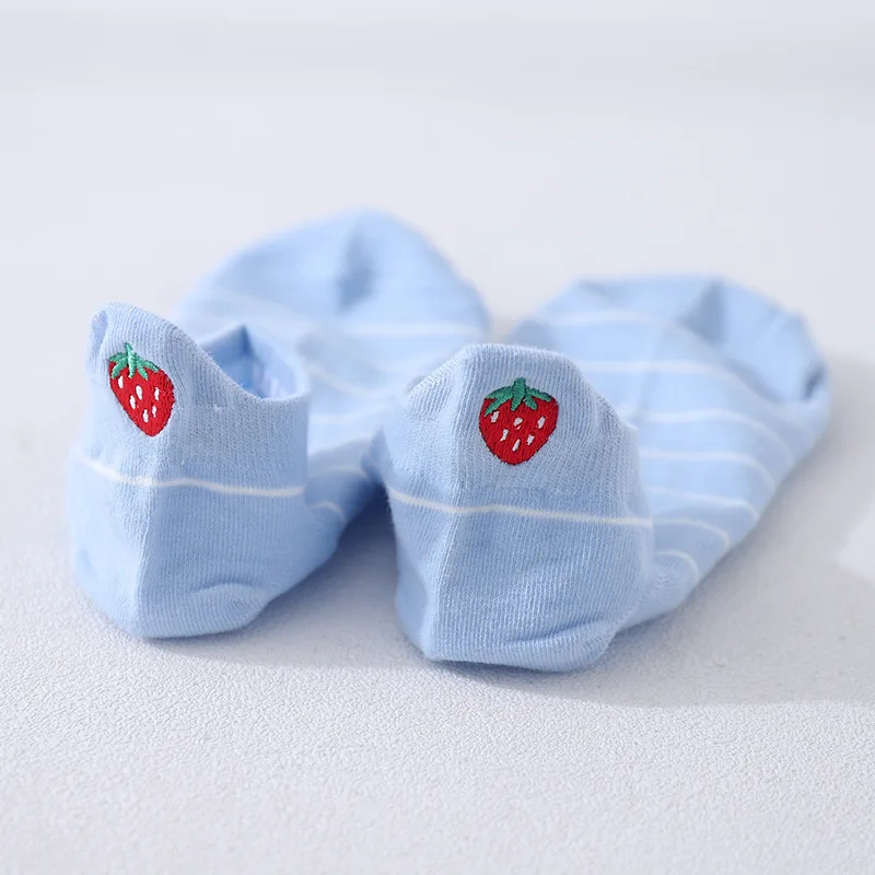 Носки женские хлопковые с вышивкой клубники повседневные модные Универсальные