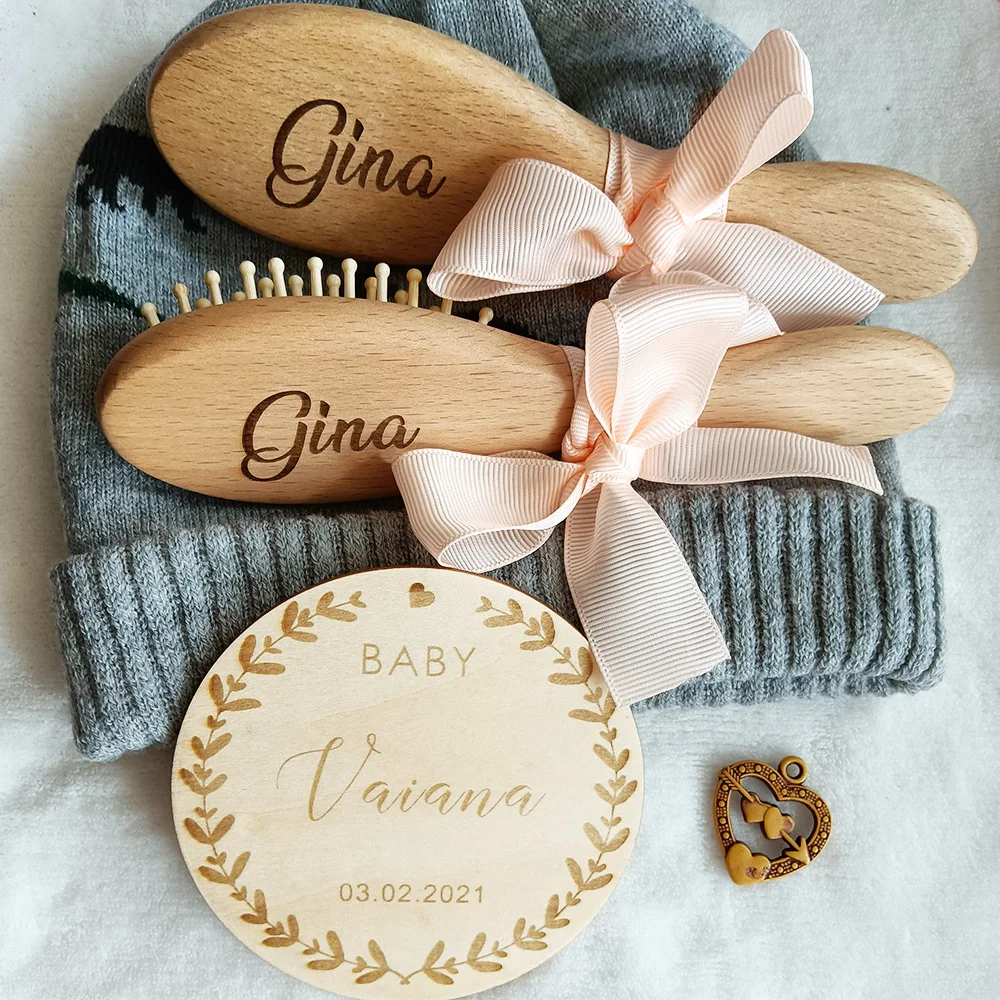 

Custom Name Baby Bathing Comb Hair Brush Hello world Wooden Baby announcement Newborn Messages Baby Shower and Registry Gift